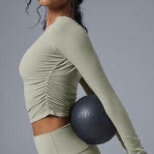 ALO Yoga Gather long sleeve color  limestone size XS